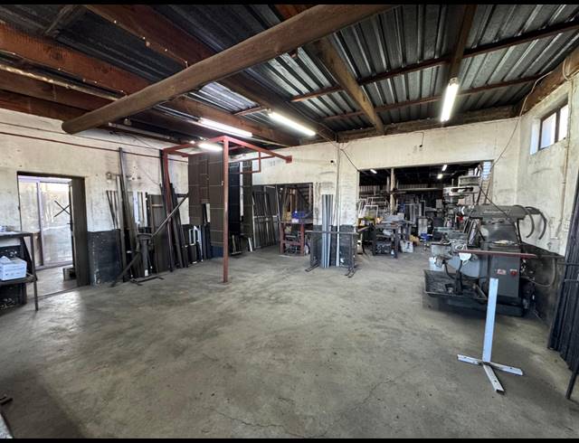 970M² WAREHOUSE FOR SALE IN HORISON